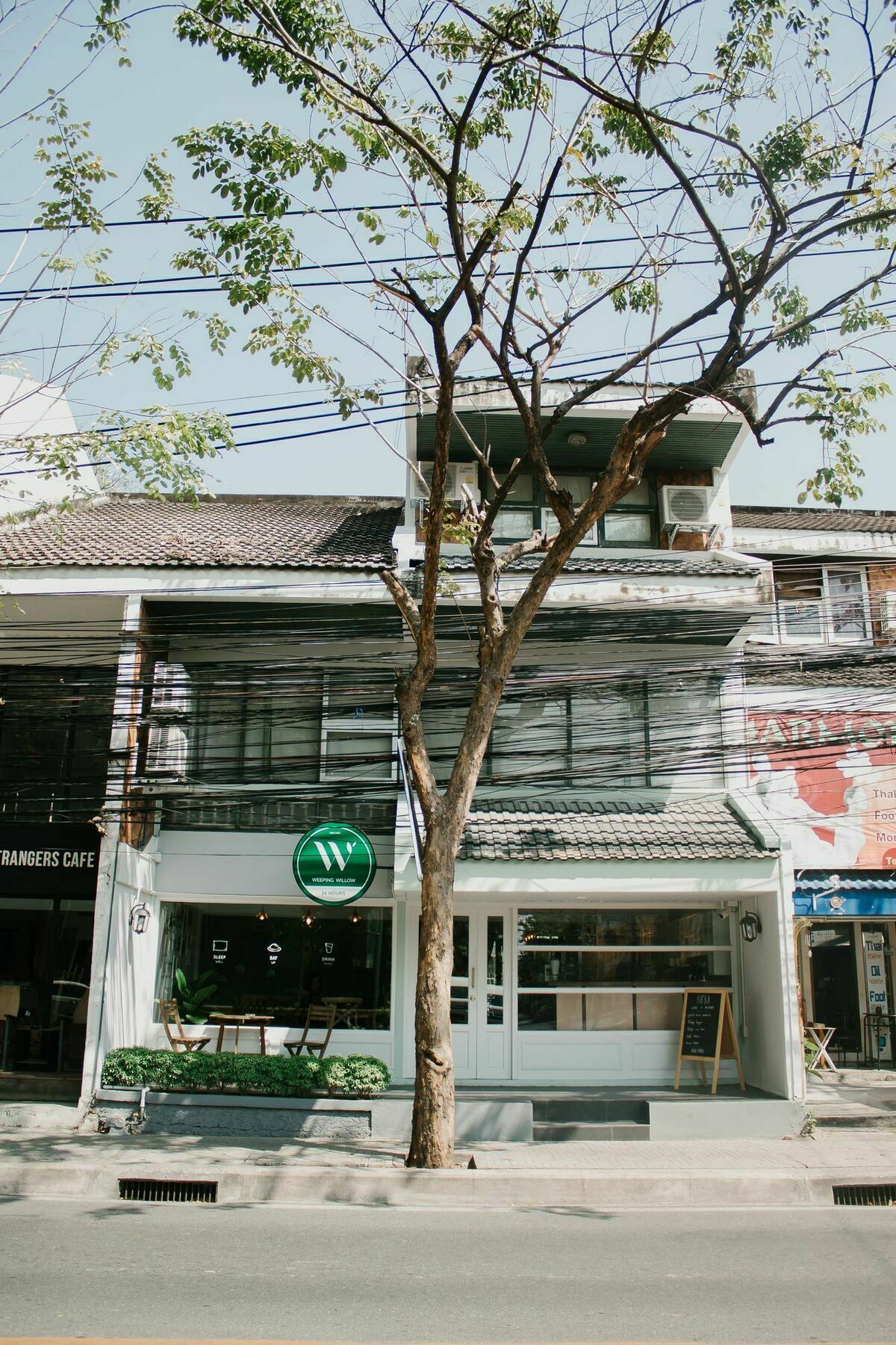 Weeping Willow Sukhumvit 26 Bangkok Exterior photo