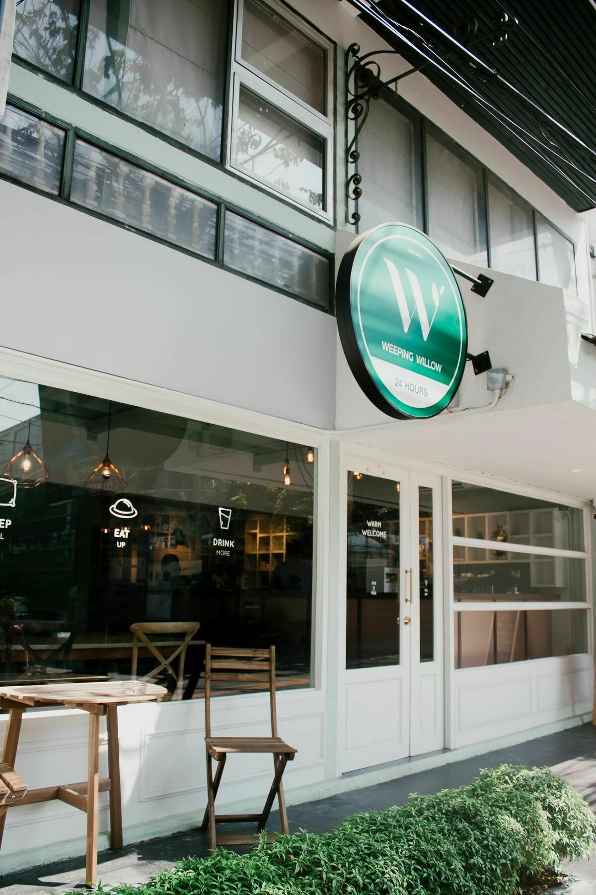 Weeping Willow Sukhumvit 26 Bangkok Exterior photo